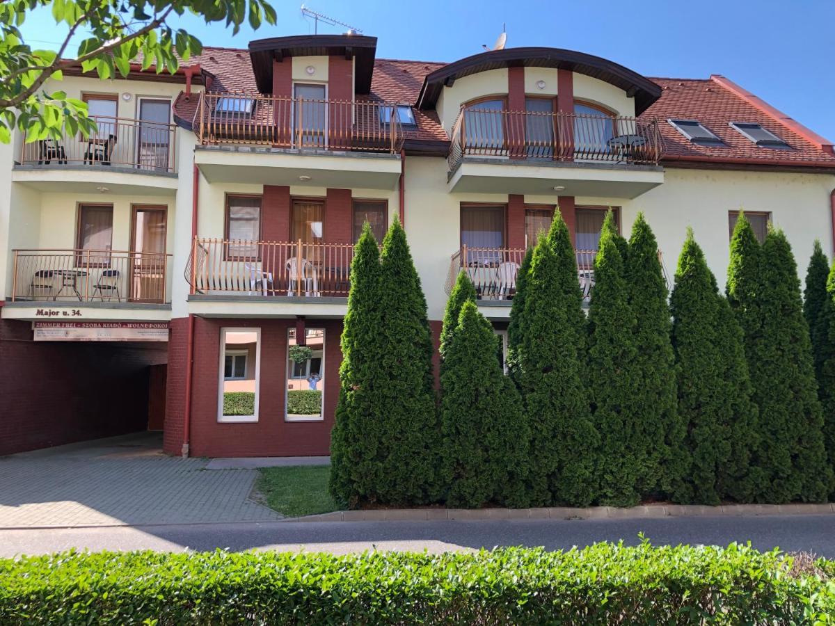 Bed and Breakfast Major Panzió és Étterem Hajdúszoboszló Esterno foto