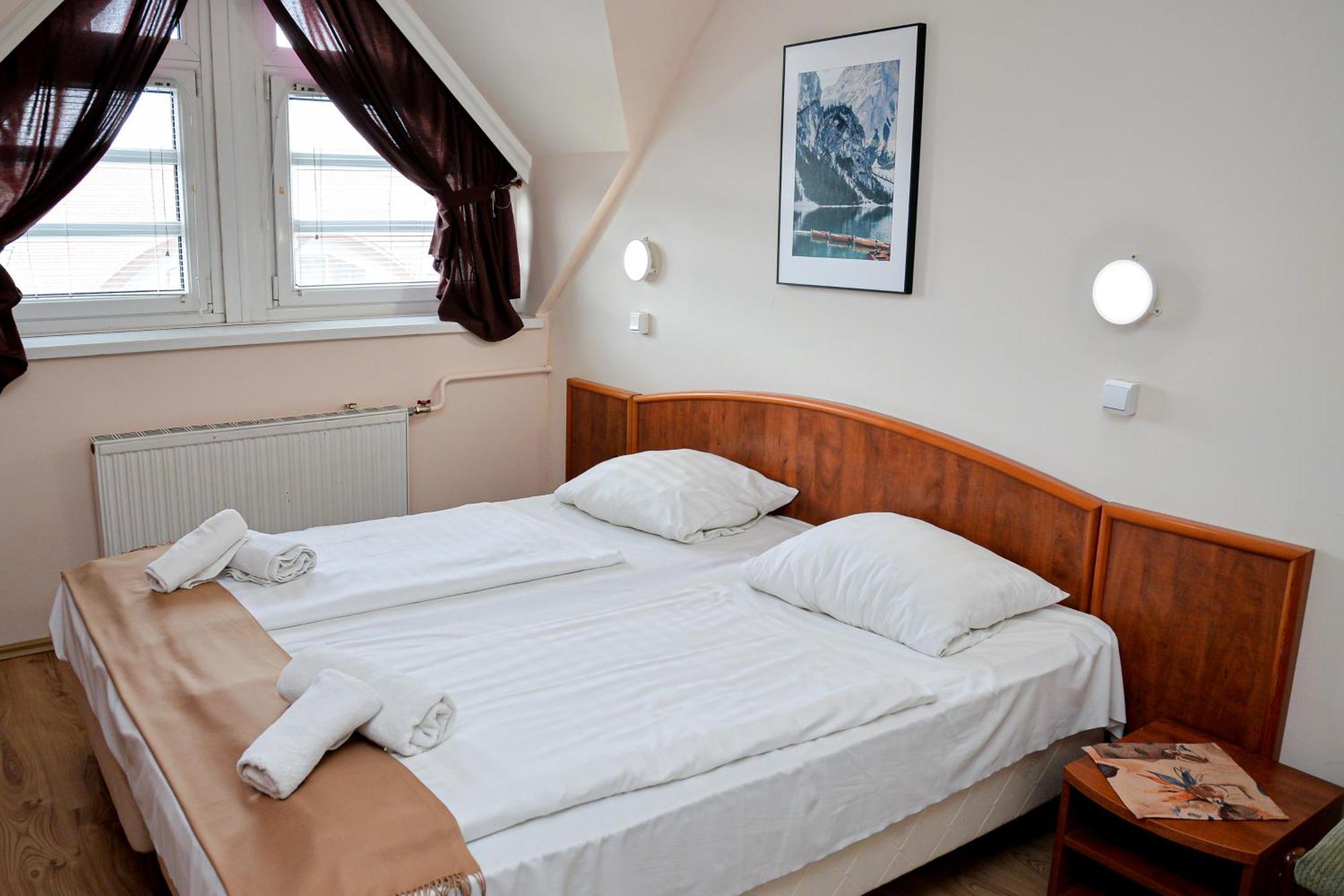 Bed and Breakfast Major Panzió és Étterem Hajdúszoboszló Esterno foto