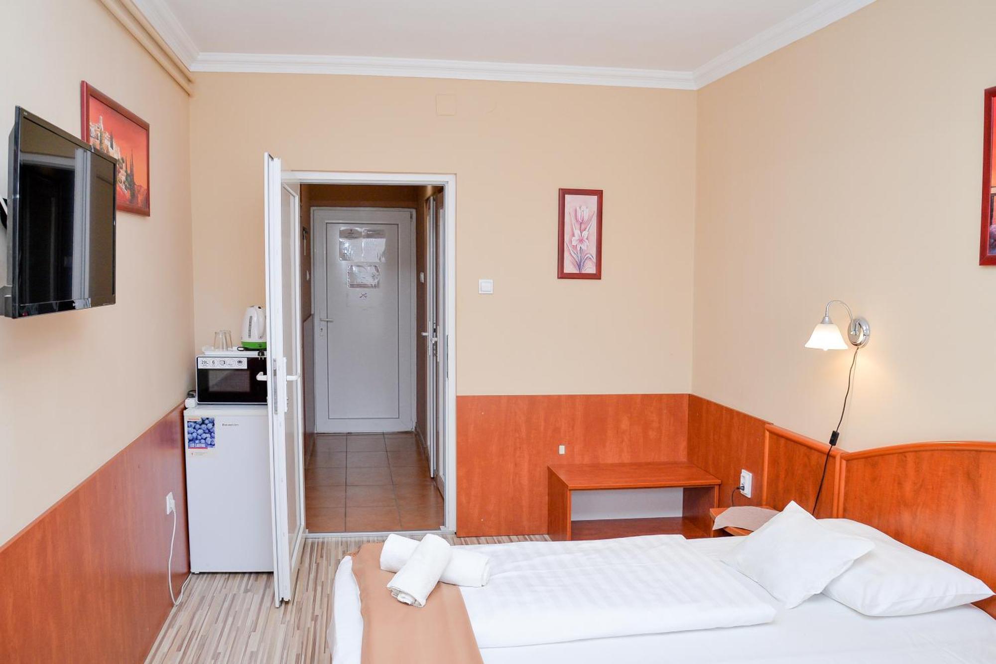 Bed and Breakfast Major Panzió és Étterem Hajdúszoboszló Esterno foto