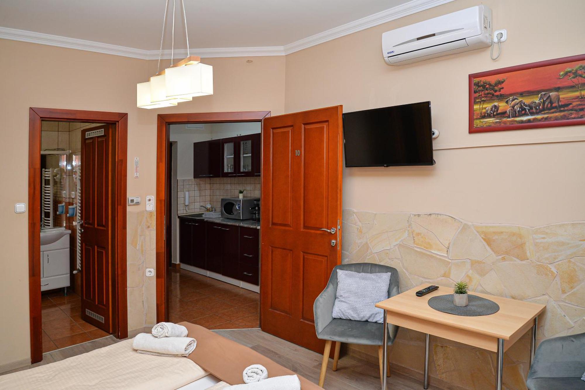 Bed and Breakfast Major Panzió és Étterem Hajdúszoboszló Esterno foto