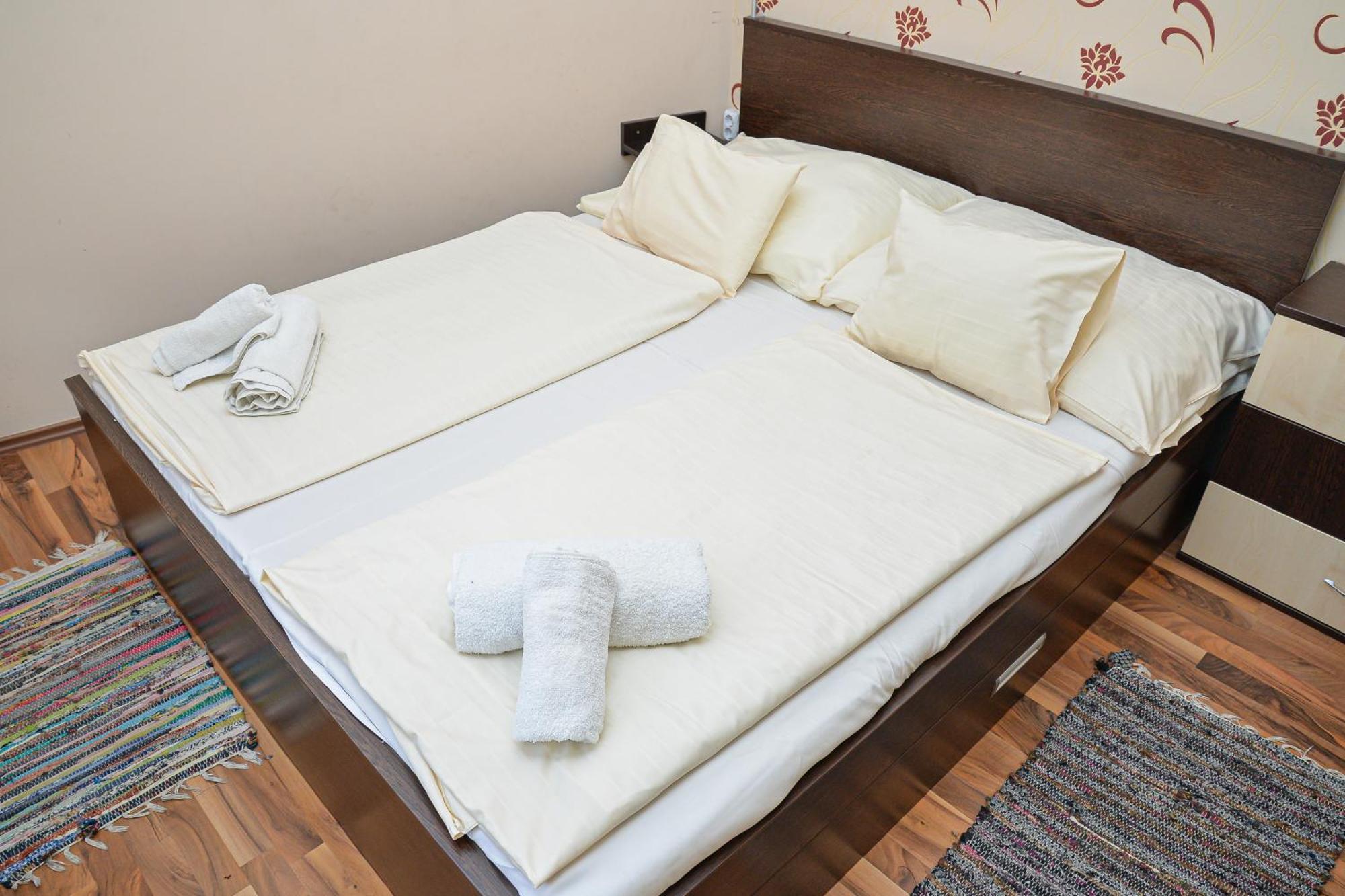 Bed and Breakfast Major Panzió és Étterem Hajdúszoboszló Esterno foto