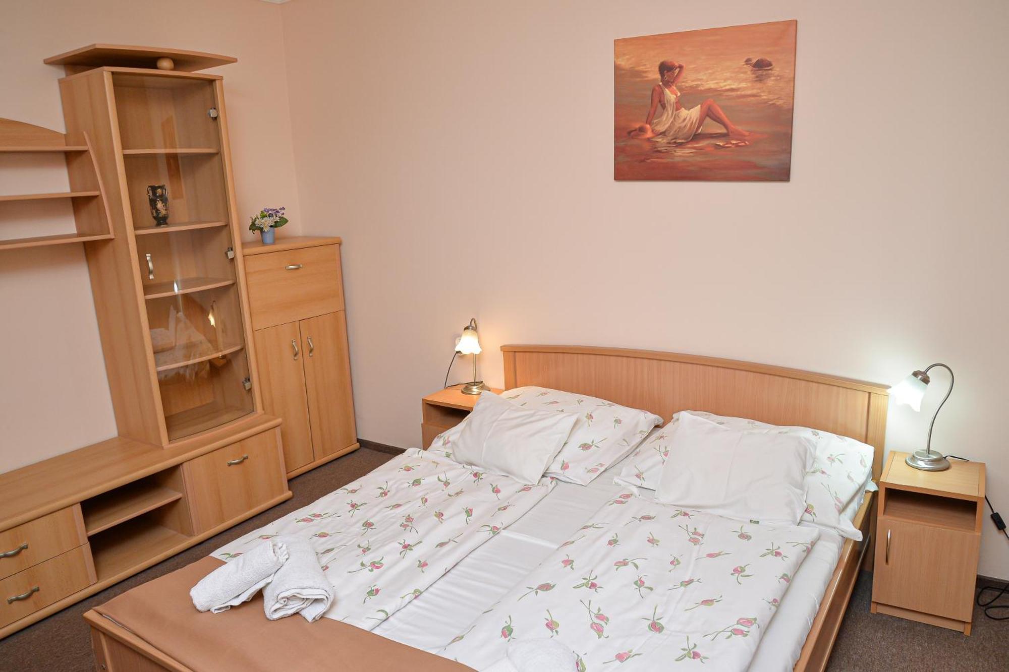 Bed and Breakfast Major Panzió és Étterem Hajdúszoboszló Esterno foto