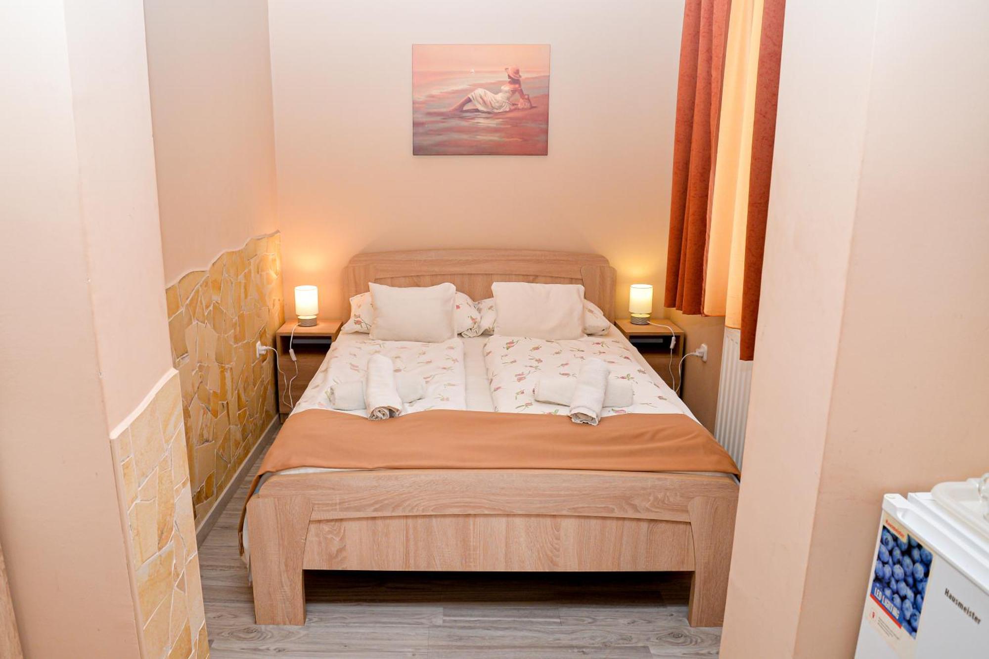 Bed and Breakfast Major Panzió és Étterem Hajdúszoboszló Esterno foto