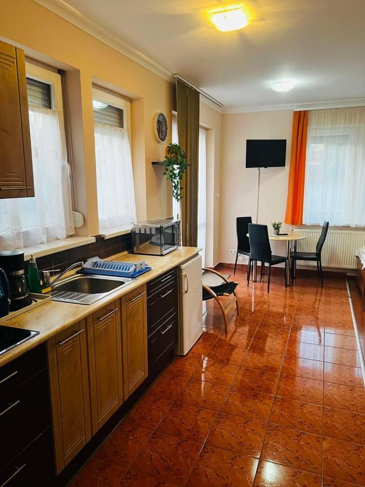 Bed and Breakfast Major Panzió és Étterem Hajdúszoboszló Esterno foto